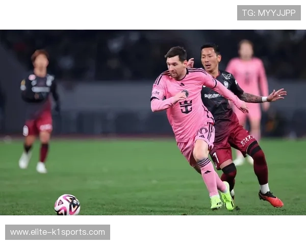 足球球星助阵引爆全场激情点燃赛事氛围带来无限期待