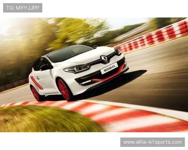 足球球星揽胜闪耀赛场引领豪华与激情完美融合